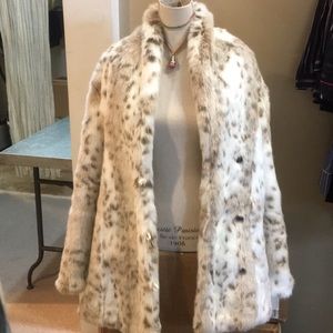 Spirit Hoods Siberian Snow Leopard